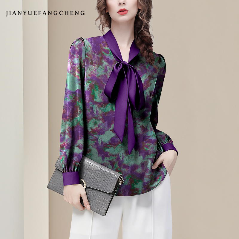 Women Formal Blouses For Evening Wear - Lila Blumen-elegante Satinbluse für Damen im