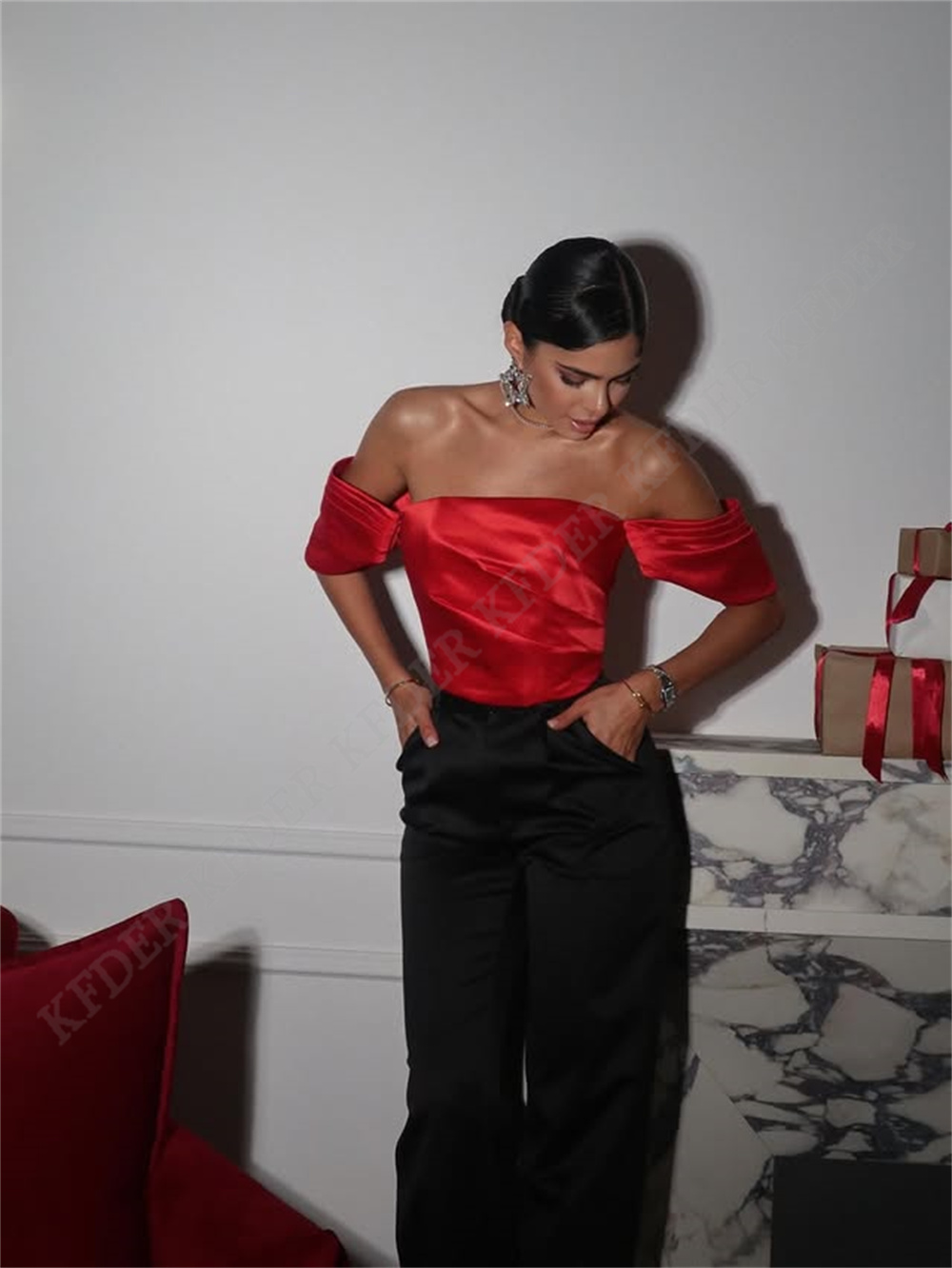 Schulterfreie Satin-Bluse für  – Women Formal Blouses For Evening Wear Bewertung und Preis
