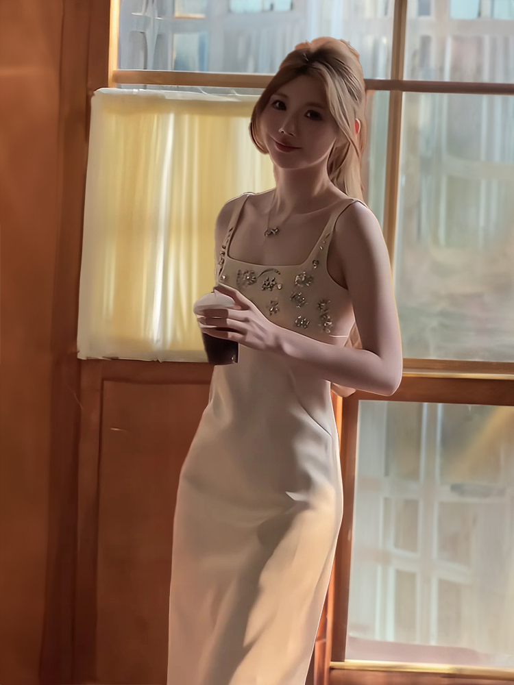 Elegantes, aufwendig gearbeite – Women Luxury Formal Wear Bewertung und Preis
